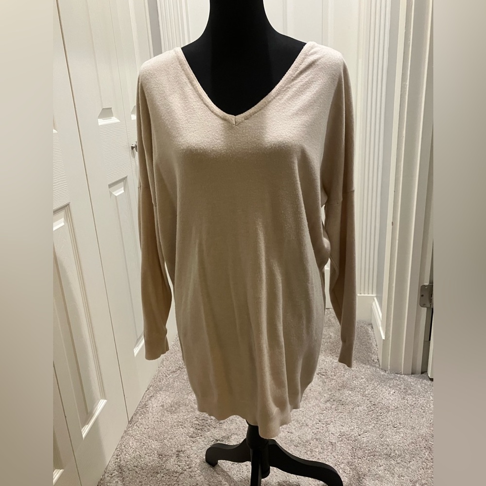 Soft tunic sweater with basket weave back details